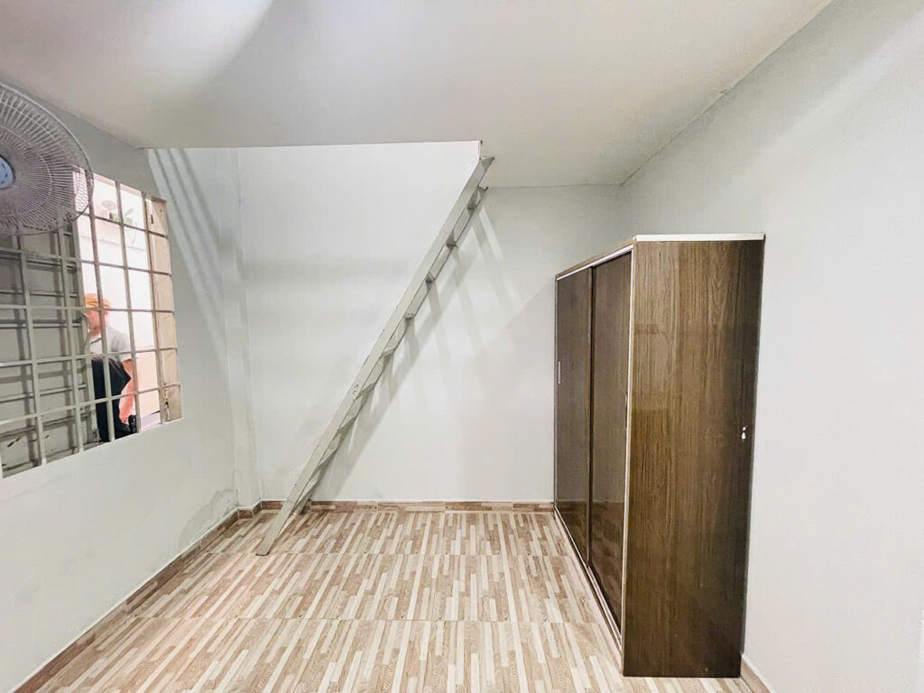 Phòng trọ gác cao giá rẻ có máy lạnh ở 83 Phạm Văn Bạch chỉ từ 3tr
