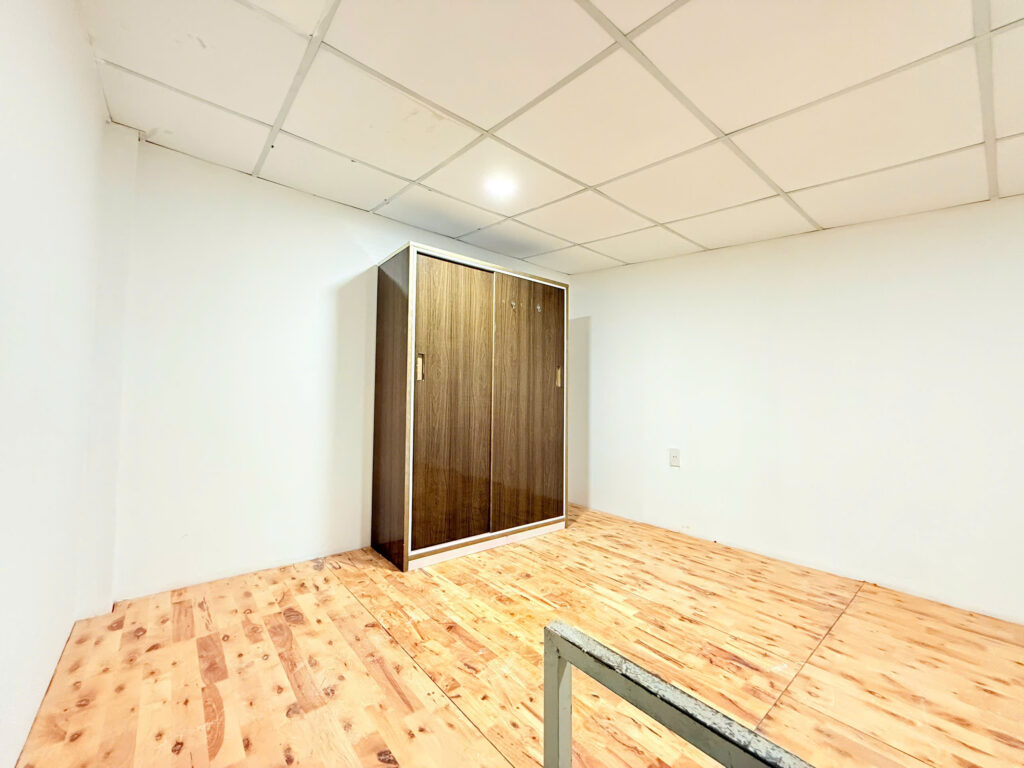 Phòng trọ gác cao giá rẻ có máy lạnh ở 83 Phạm Văn Bạch chỉ từ 3tr